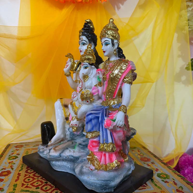 शिव परिवार मूर्ति (श्री गणेश एवं शिवलिंग संग) – 7-दिवसीय प्राण प्रतिष्ठित