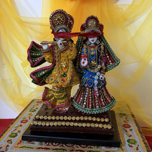 इस्कॉन राधा कृष्ण मूर्ति (24 cm) – 7-दिवसीय प्राण प्रतिष्ठित